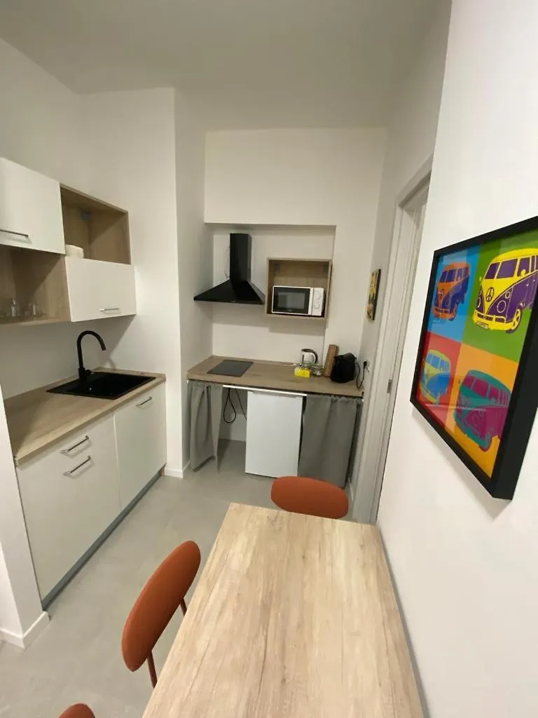 San Dionigi 11 Studio Apartments Mediolan 0*,